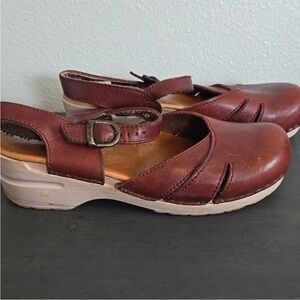 Dansko Brown-Red Leather Mules